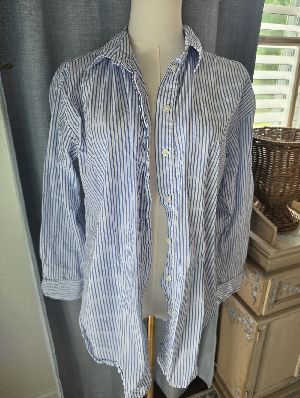 Universal Thread Button Down